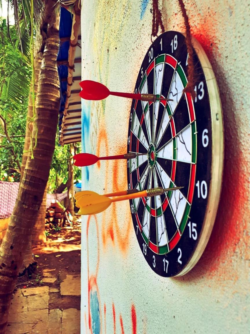 Bunkd Hostel, Anjuna Bagian luar foto